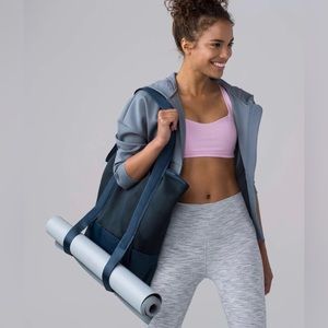 EUC Lululemon Hot Mesh Jaded Tote 30L